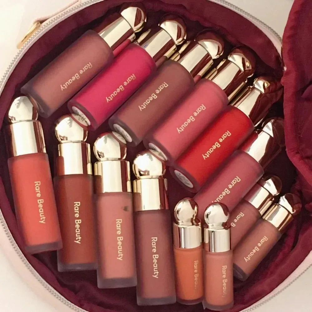 Hydrating waterproof lip gloss for soft lips
Long lasting moisturizing lip gloss shine
Glossy lip makeup for smooth hydrated lips
Lightweight waterproof lip gloss beauty product
Moisturizing lip gloss for daily makeup